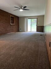 150 Gilmore Dr in Pittsburgh, PA - Building Photo - Building Photo