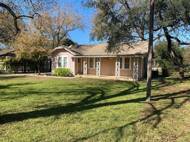 933 Beck St in Schertz, TX - Building Photo - Building Photo