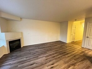 883 SE 193rd Ave in Portland, OR - Building Photo - Building Photo