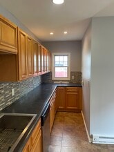 25 Santa Barbara St, Unit 27 in Springfield, MA - Building Photo - Building Photo