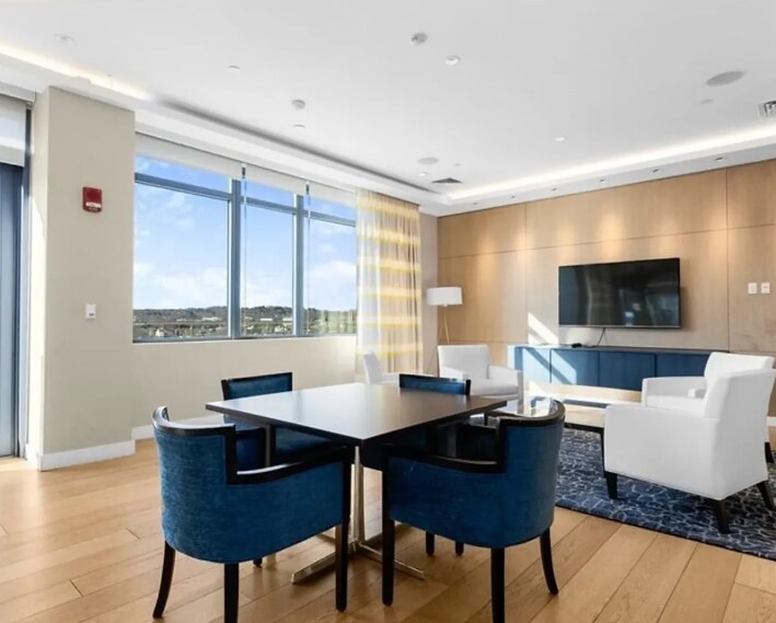 80 Fenwood Rd, Unit 1007 in Boston, MA - Building Photo
