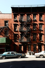 222 W 17th St in New York, NY - Building Photo - Building Photo