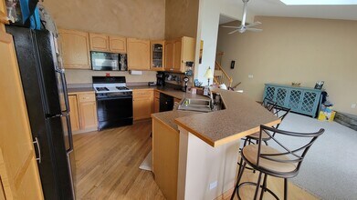 425 Dunridge Ct in East Dundee, IL - Building Photo - Building Photo