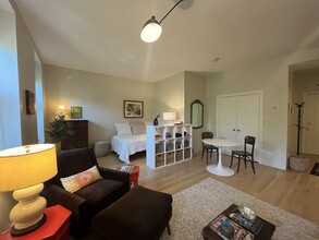 30 E Concord St-Unit -16 in Boston, MA - Building Photo - Building Photo