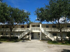 East Point in Hialeah, FL - Building Photo