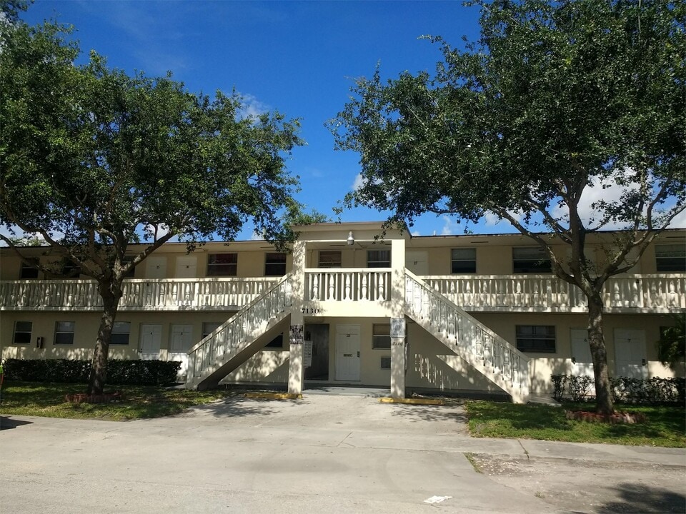 East Point in Hialeah, FL - Foto de edificio