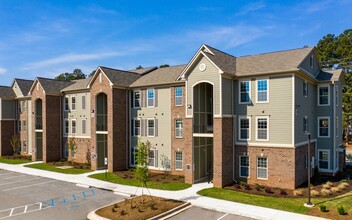 Emerald Creek Apartments in Greenville, SC - Building Photo - Building Photo