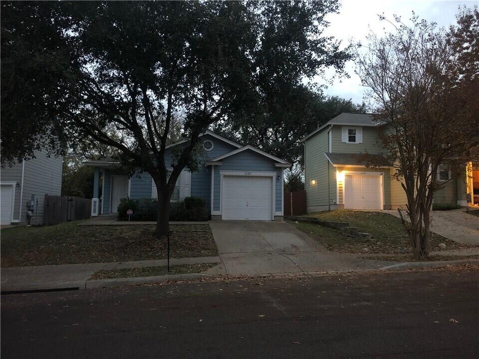 2105 Tranquilo Trail in Austin, TX - Building Photo