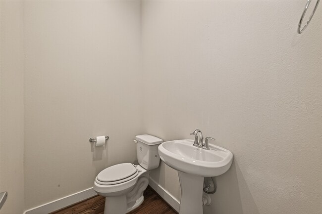 property at 3925 Tulane Oak Dr