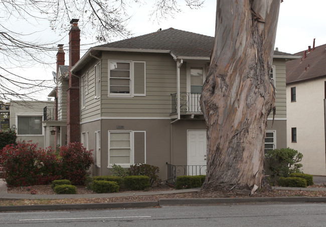 1116 El Camino Real in Burlingame, CA - Building Photo - Building Photo