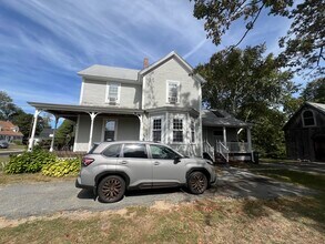 155 Hill St in Leominster, MA - Building Photo - Building Photo