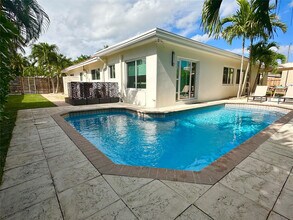 1820 Bel Air Ave in Pompano Beach, FL - Building Photo - Building Photo