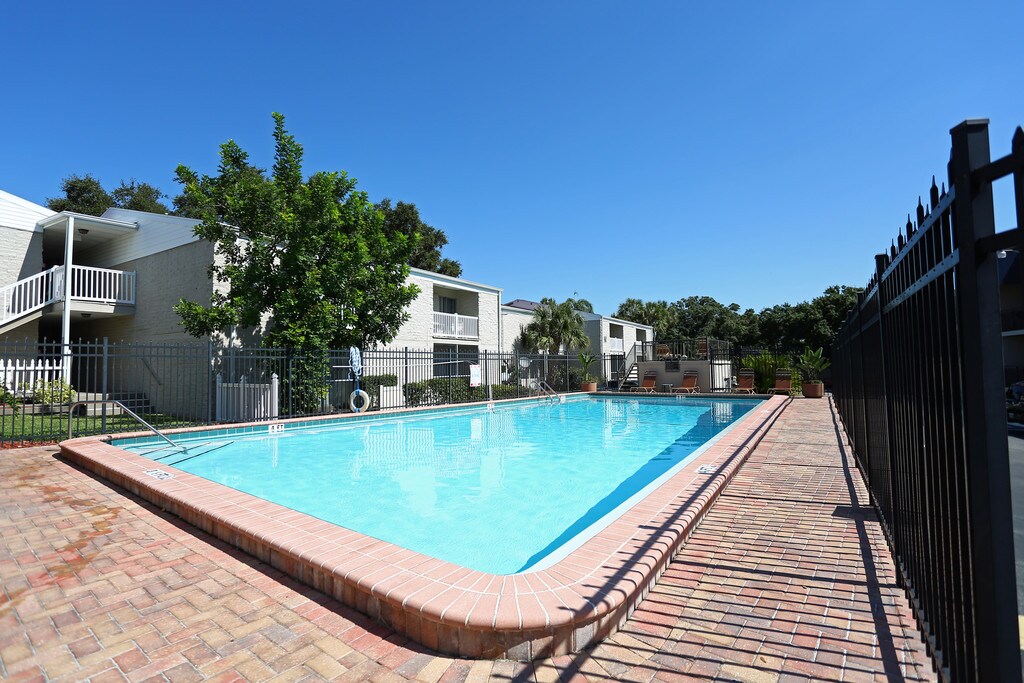 Grande Bay Apartments in Clearwater, FL