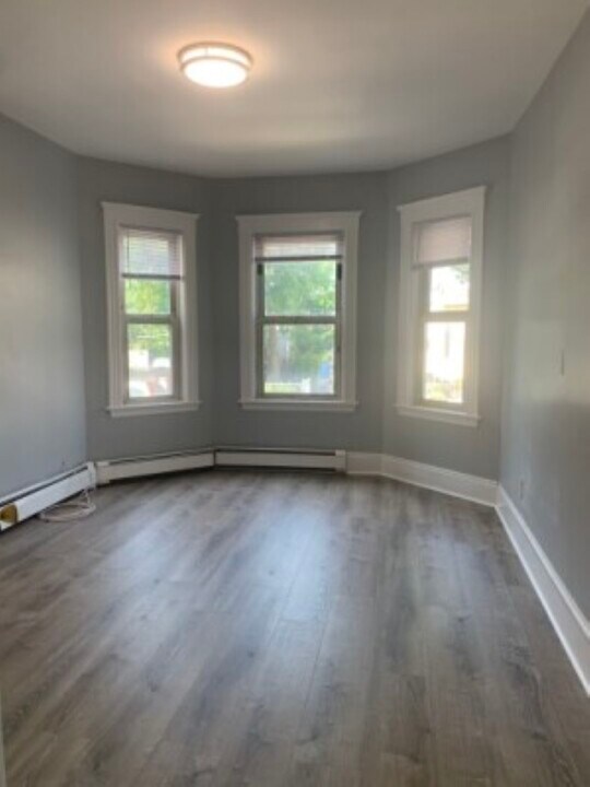 146 Spencer St, Unit 1 in Boston, MA - Building Photo