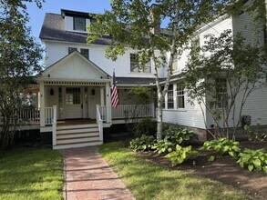 15 Lake Ave in Sunapee, NH - Building Photo - Building Photo