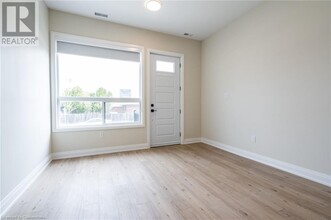 728 11th Ave in Hamilton, ON - Building Photo - Building Photo