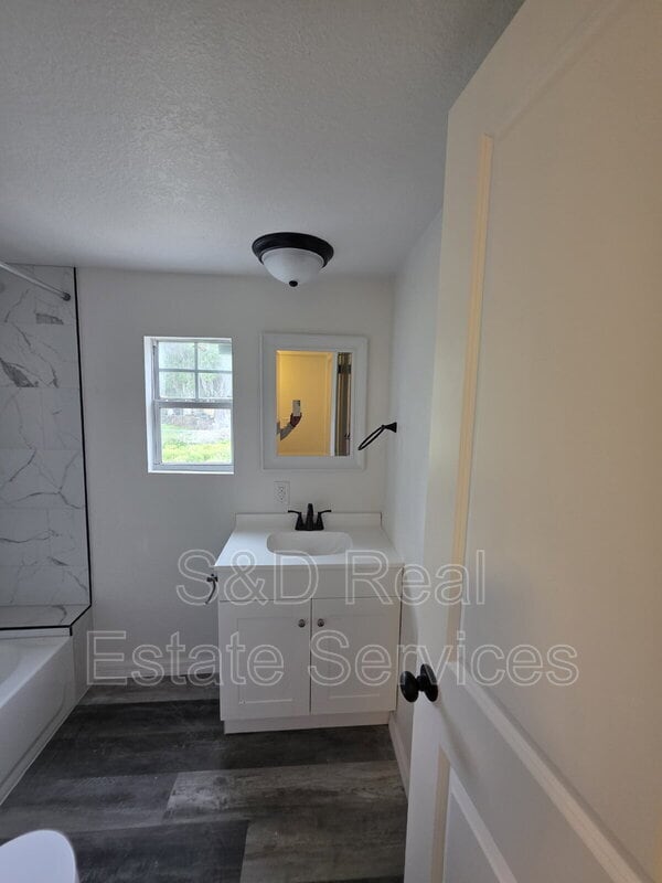 111 8th St E in Winter Haven, FL - Foto de edificio - Building Photo