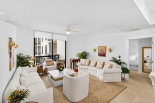 801 S Olive Ave in West Palm Beach, FL - Building Photo