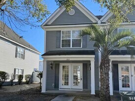 2803 Hilton Dr in North Myrtle Beach, SC - Building Photo
