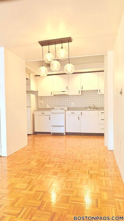 61 Brookline Ave in Boston, MA - Building Photo