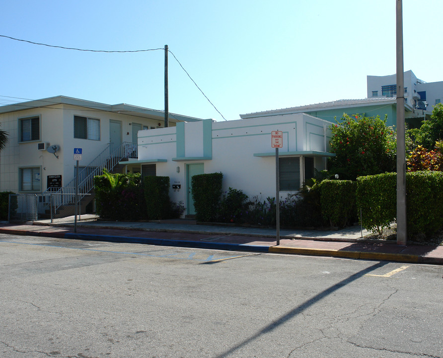 7625 Abbott Ave in Miami Beach, FL - Foto de edificio