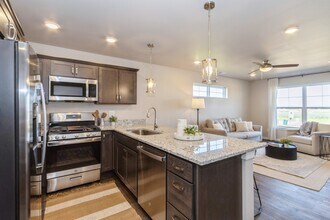 7012 C St SW in Cedar Rapids, IA - Foto de edificio - Building Photo