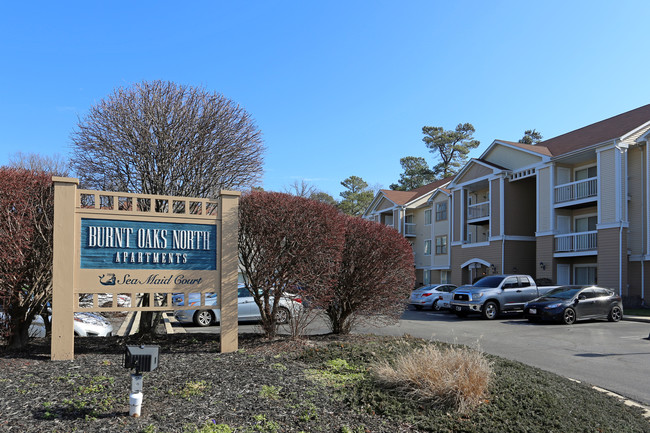 Burnt Oaks in North Beach, MD - Foto de edificio - Building Photo