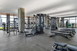 151 N Elizabeth St, Unit 220E in Chicago, IL - Building Photo