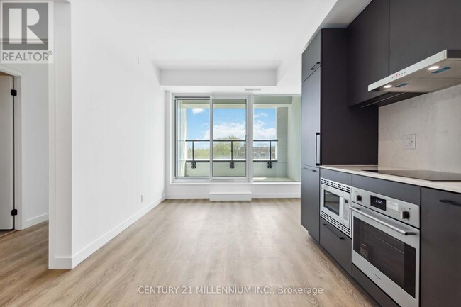 1050-1050 Eastern Ave in Toronto, ON - Building Photo - Building Photo