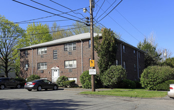 Curtis Arms Apartments in Newtonville, MA - Building Photo - Building Photo