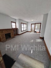 341 N Grove Dr in Wichita, KS - Building Photo - Building Photo