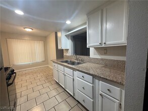 2853 Wheelwright Dr in Las Vegas, NV - Building Photo - Building Photo