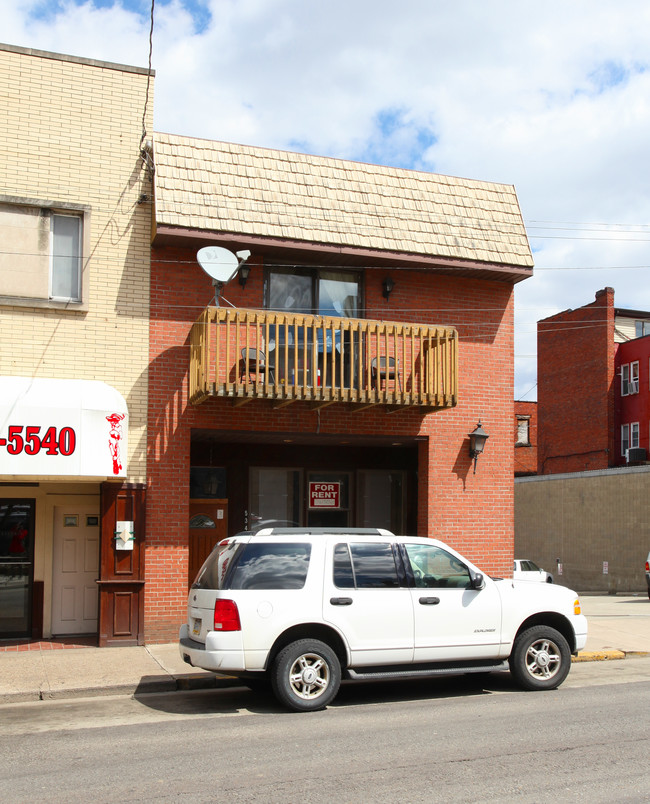 534 Fallowfield Ave in Charleroi, PA - Foto de edificio - Building Photo