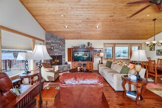 985 Forest Mountain Dr in South Lake Tahoe, CA - Building Photo - Building Photo