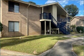 300 Cobb Mill Rd in Woodville, TX - Building Photo - Building Photo