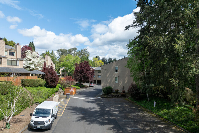 12020-12044 96Th Ave NE in Kirkland, WA - Foto de edificio - Building Photo