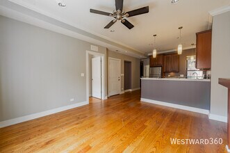 2432 N Geneva Terrace in Chicago, IL - Building Photo - Building Photo