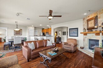 18024 Edgewood Way in Jonestown, TX - Building Photo - Building Photo