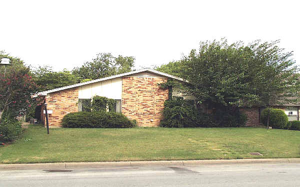 3732 Mccart Ave in Fort Worth, TX - Foto de edificio - Building Photo