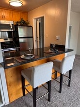 Whitman Manor in San Bruno, CA - Building Photo - Building Photo