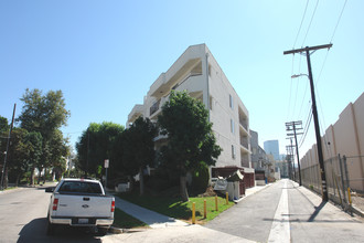 4235 Arch Dr in North Hollywood, CA - Building Photo - Building Photo