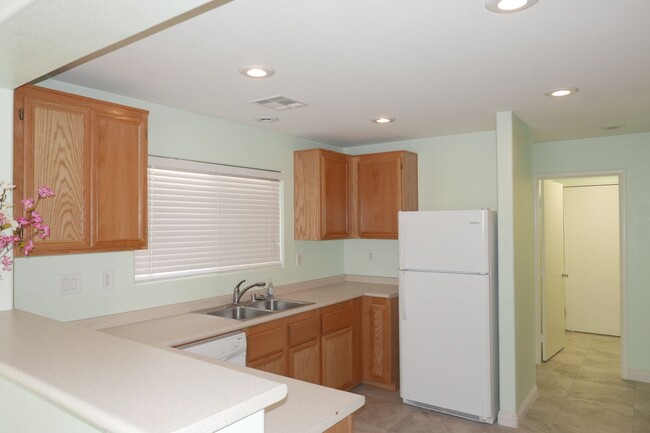 6253 Halstead Ct in North Las Vegas, NV - Foto de edificio - Building Photo