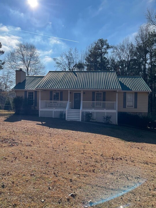 6679 Dorsett Shoals Rd in Douglasville, GA - Building Photo