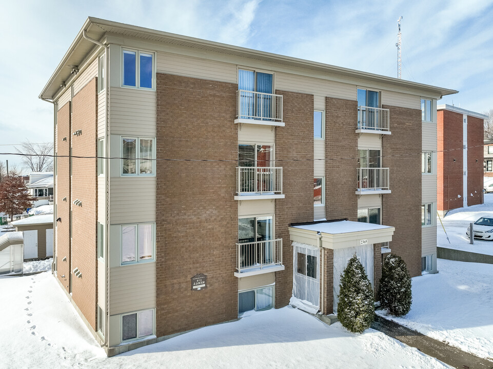 2365 De Lisieux Av in Québec, QC - Building Photo