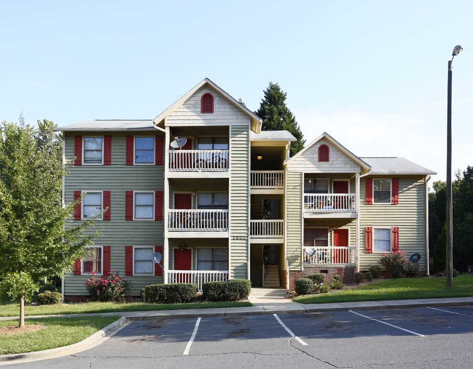 Oak Valley Apartments in Charlotte, NC - Building Photo