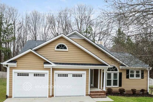 property at 200 Edgewater Dr NW