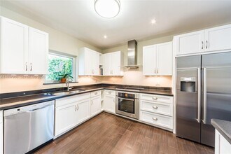 1315 San Ignacio Ave in Coral Gables, FL - Building Photo - Building Photo