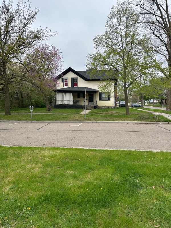 233 N Chestnut St in Lansing, MI - Building Photo - Building Photo