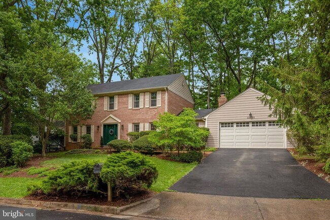 12000 Trotter Ln in Reston, VA - Building Photo - Building Photo