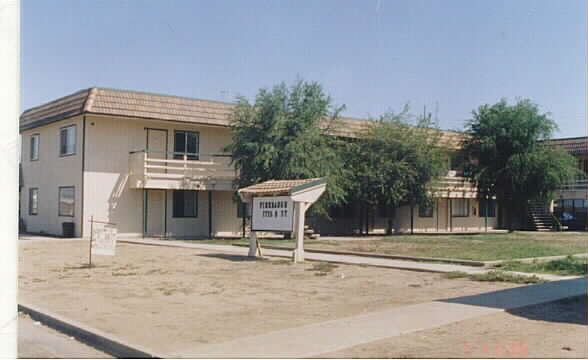 Los Olivos Apartments in Firebaugh, CA - Foto de edificio - Building Photo